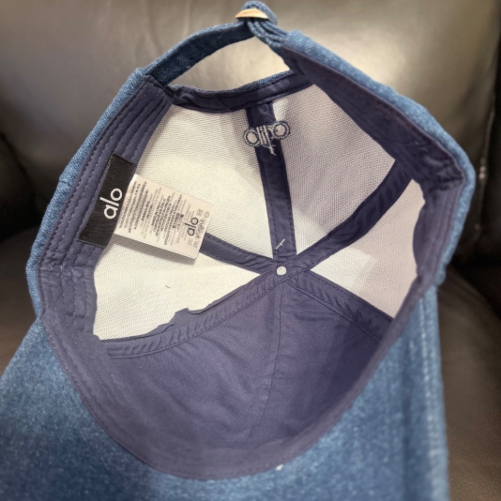 ALO YOGA DENIM BASEBALL CAP HAT UNISEX ONE SIZE ADJUSTABLE NEW - Picture 4 of 4